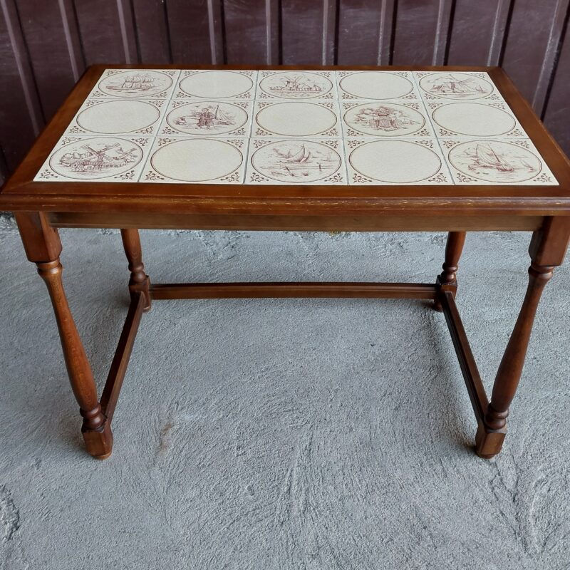 stolik , blat z płytek / 189