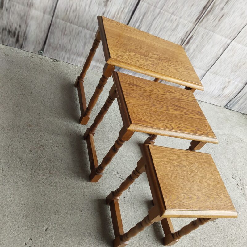 drewniane trojaki - stoliki / 688