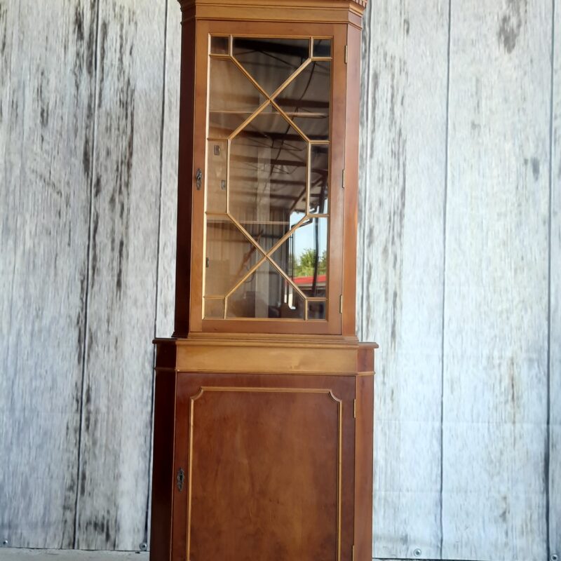 witryna narożnikowa / 623