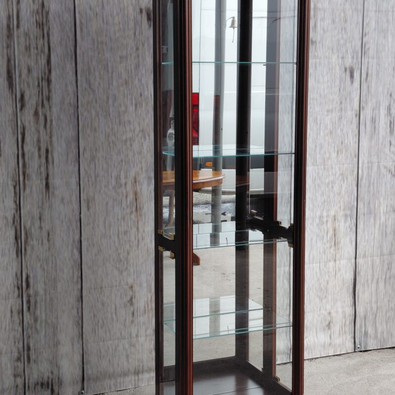 witryna przeszklona , podświetlana / 128