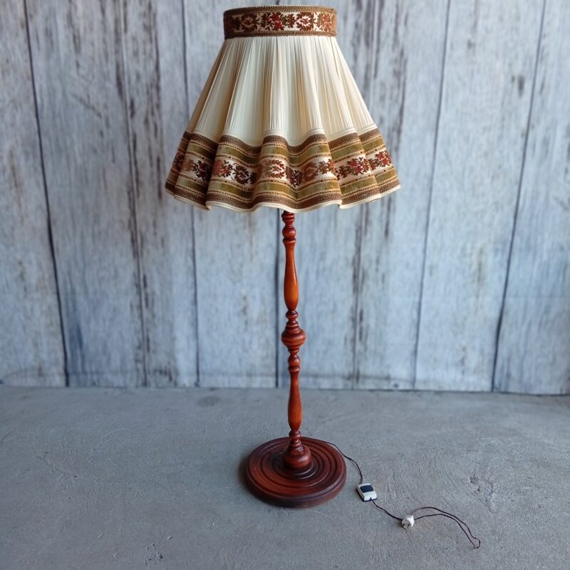 lampa podłogowa / 383