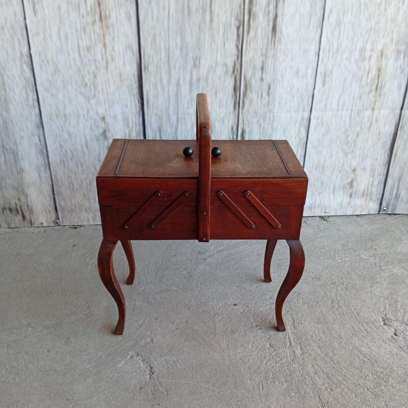 drewniany  niciak . przybornik / 463