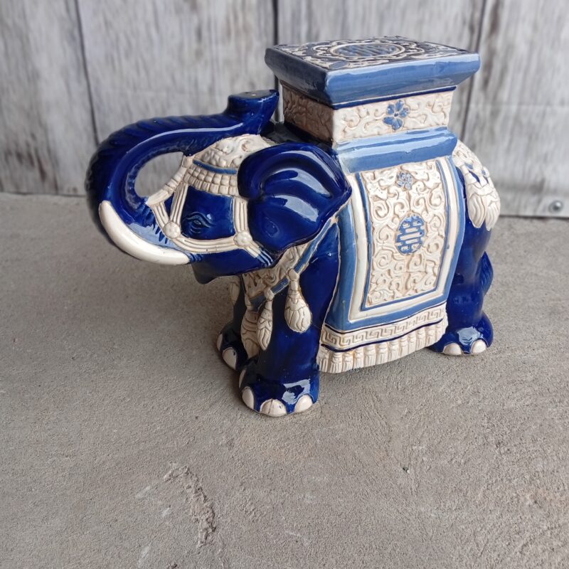 kwietnik , duży słoń ceramiczny / 570