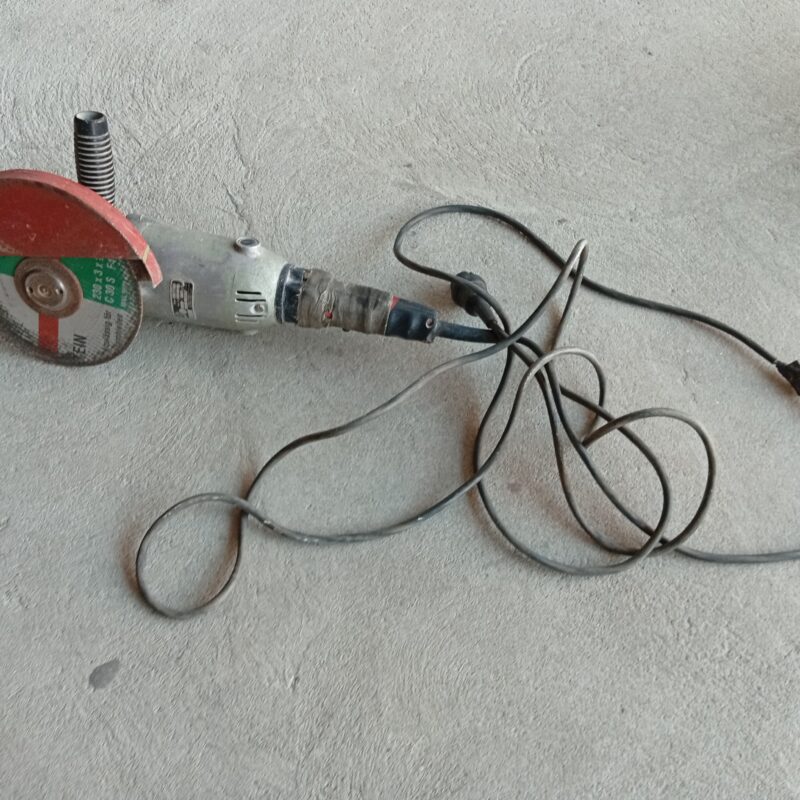 duża szlifierka kątowa Metabo /  486